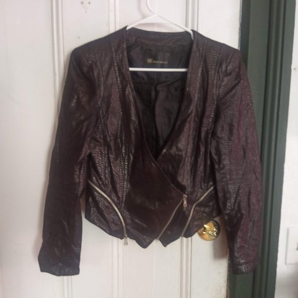 Faux leather jacket with two different reversible zip design - Picture 6 of 7